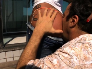 Hot ass ho sits on face