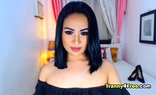 Pink lips Tranny4free masturbating