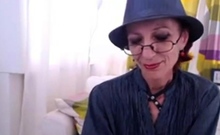 Skinny Granny In Webcam Show Her pussy