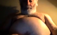 Hairy horny NY daddy bear jerks off on webcam