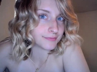Blonde solo jerking off