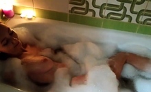 Amateur Couple Has Romantic Sex In The Bathroom With Candles