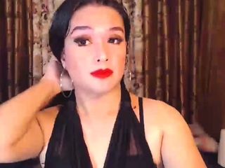 Brunette amateur in black on webcam
