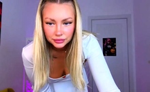 Blonde babe scarlet solo webcam