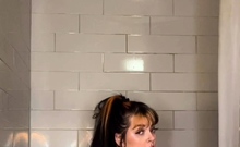 Amateur brunette double toying on webcam
