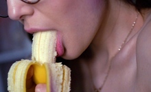 Pissing masturbating babe solo toy play