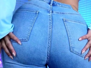 QueenAnnellea - Cum on my Jeans