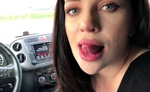 Blowjob Auf Dem Parkplatz Teenie-babe Ist Bld